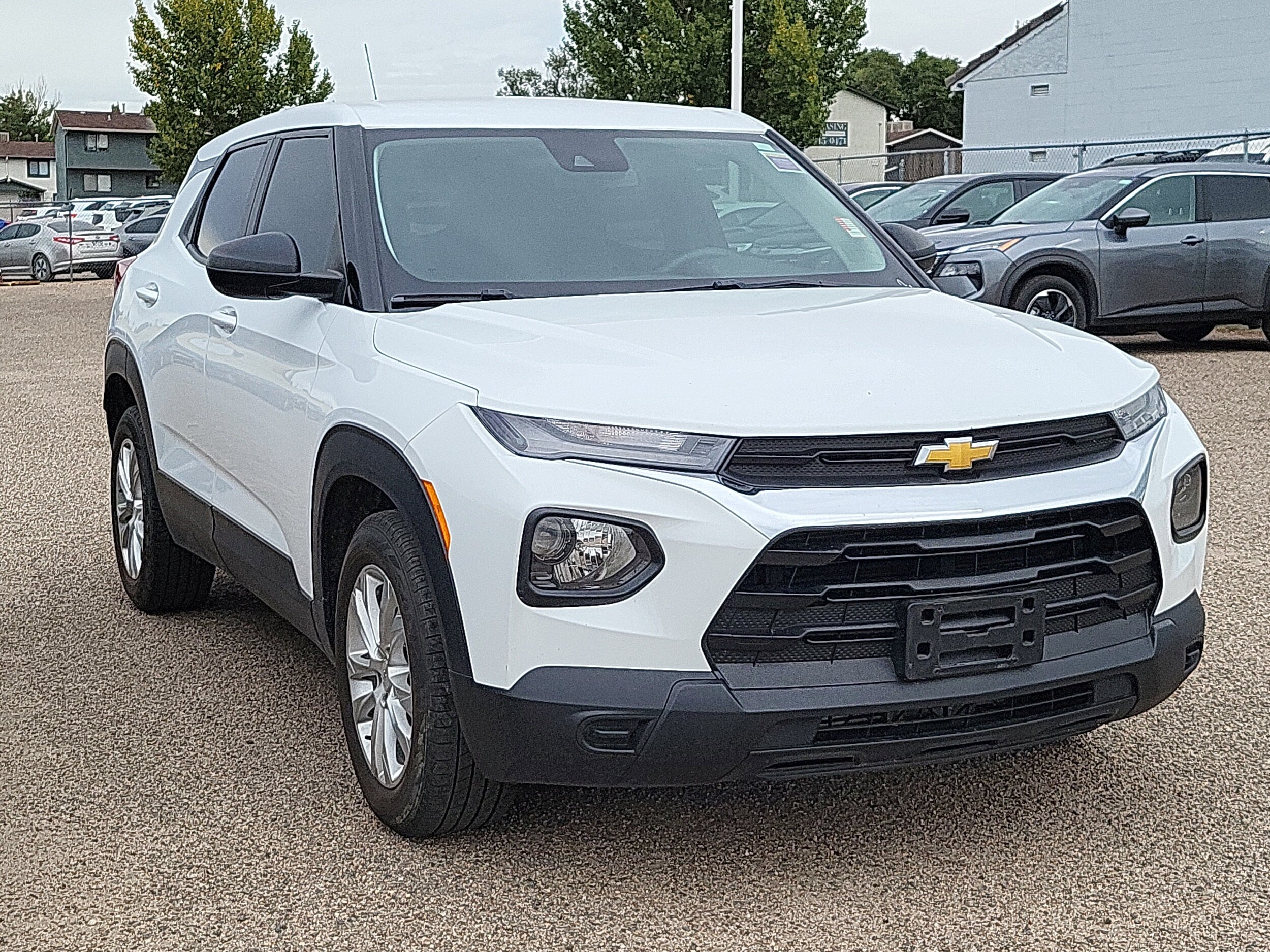 2023 Chevrolet Trailblazer LS photo 2