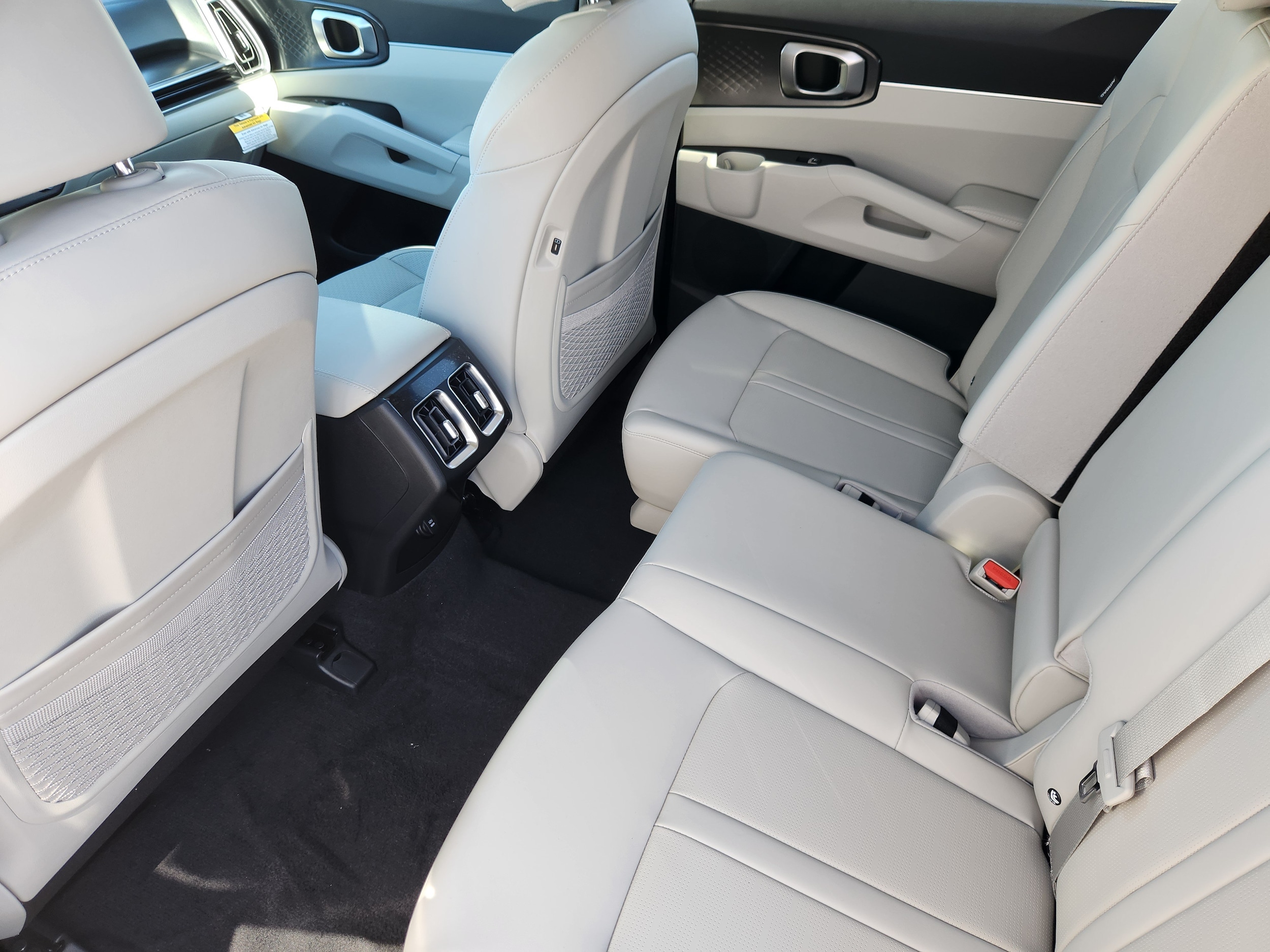 2026 Kia Sorento S - Photo 9