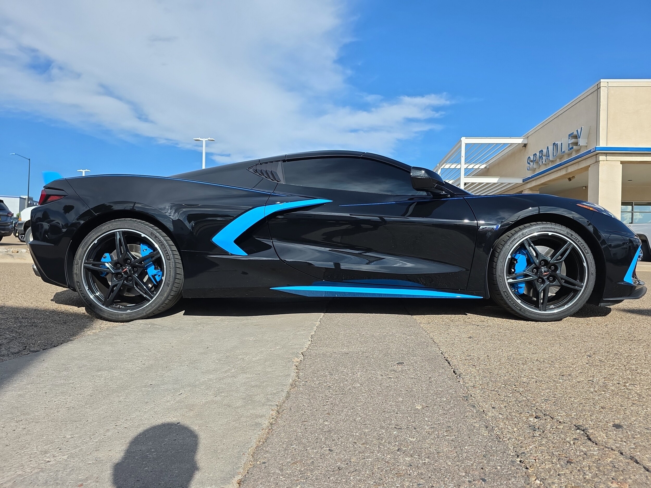 2024 Chevrolet Corvette Stingray 3LT photo 2