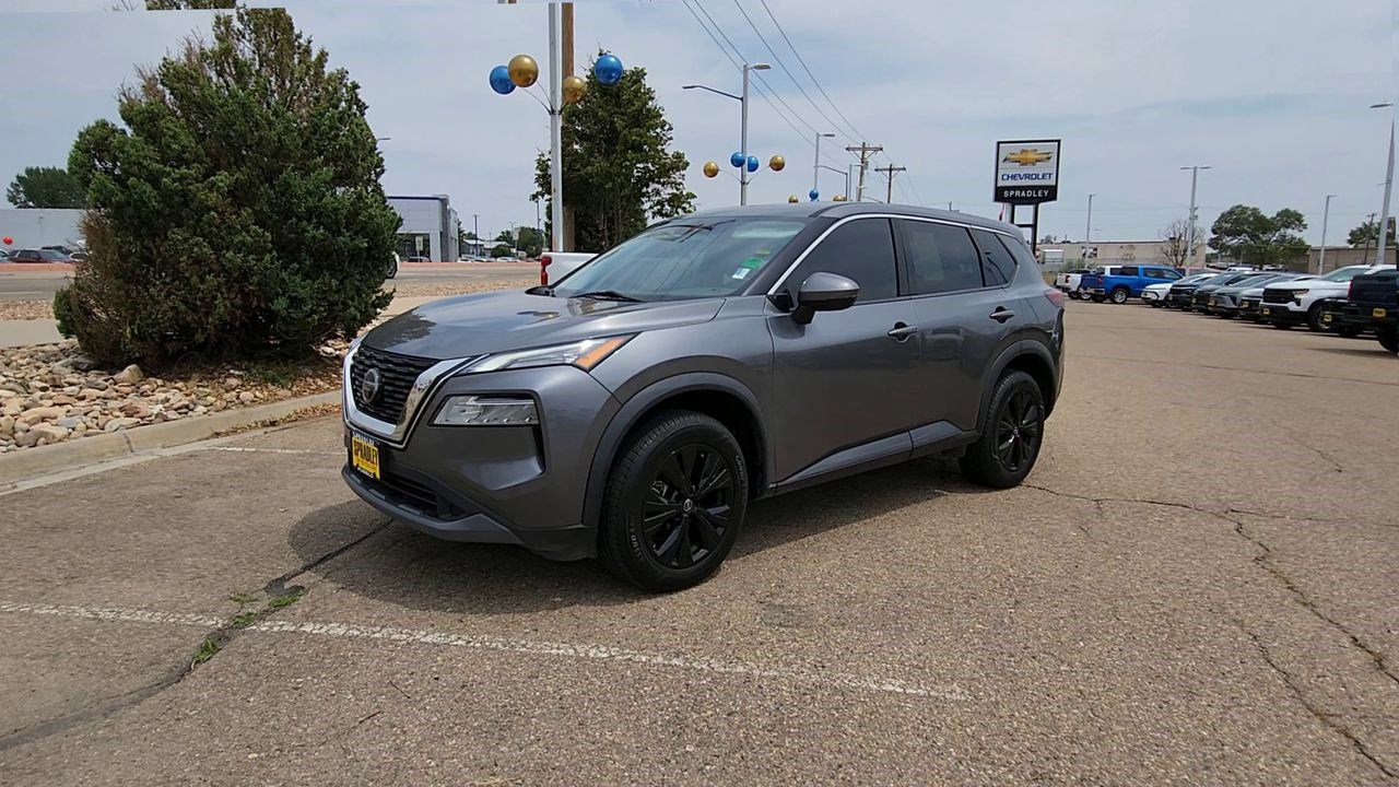 2021 Nissan Rogue SV photo 3
