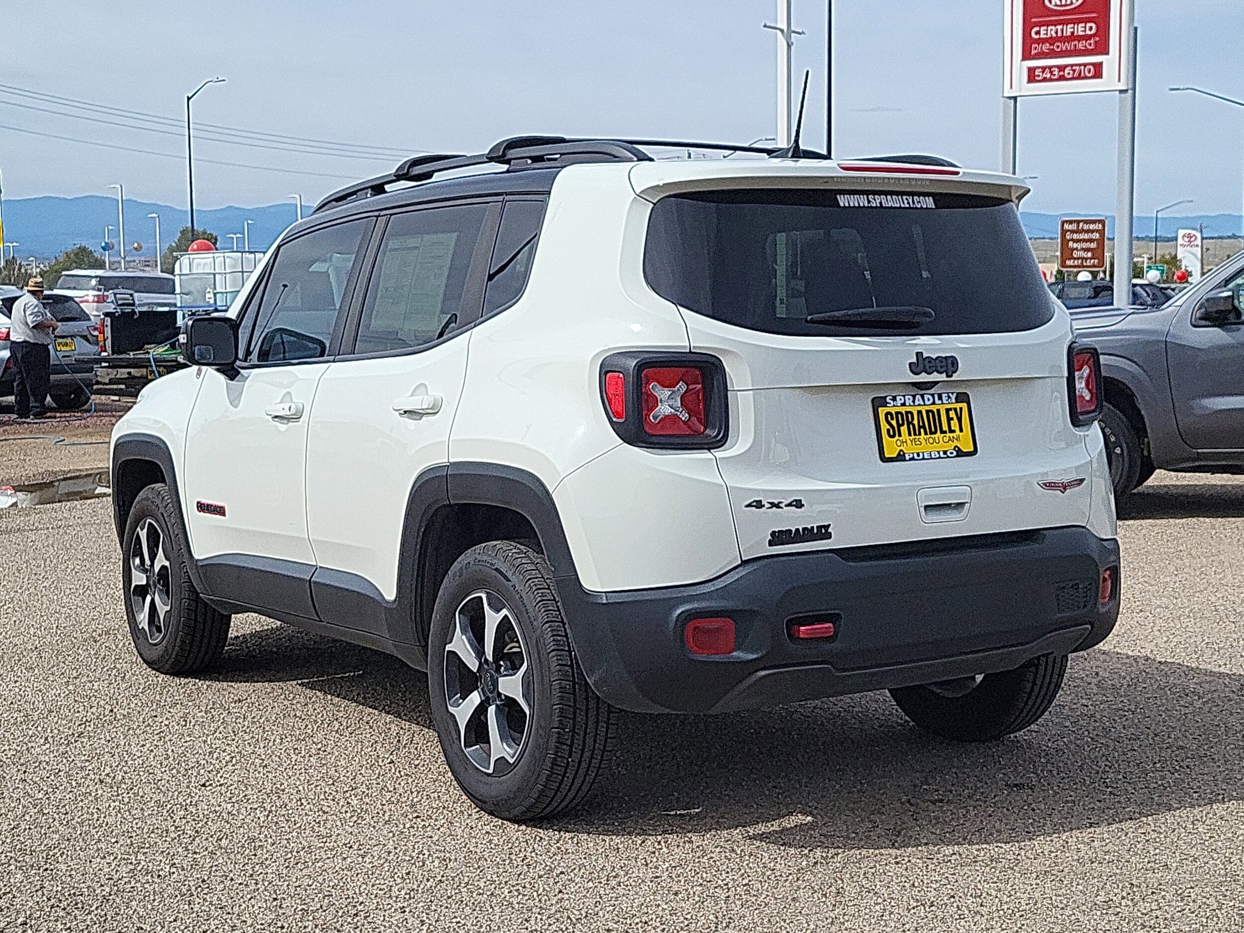 2021 Jeep Renegade Trailhawk photo 2