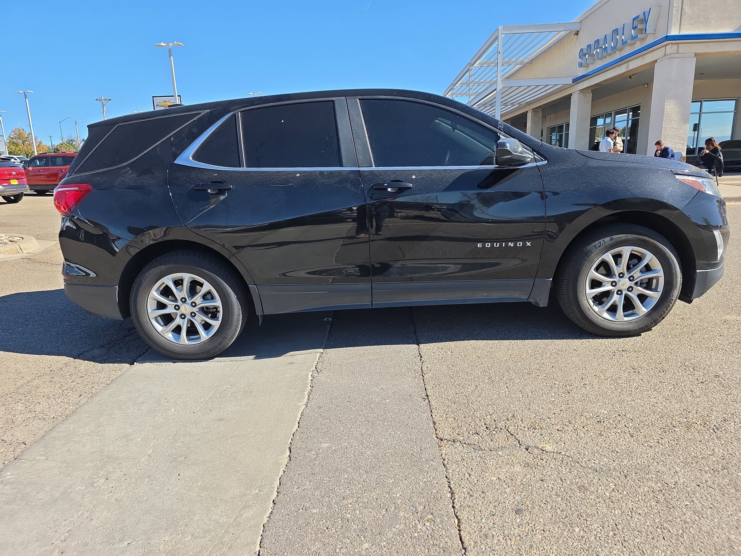 2021 Chevrolet Equinox LT photo 2