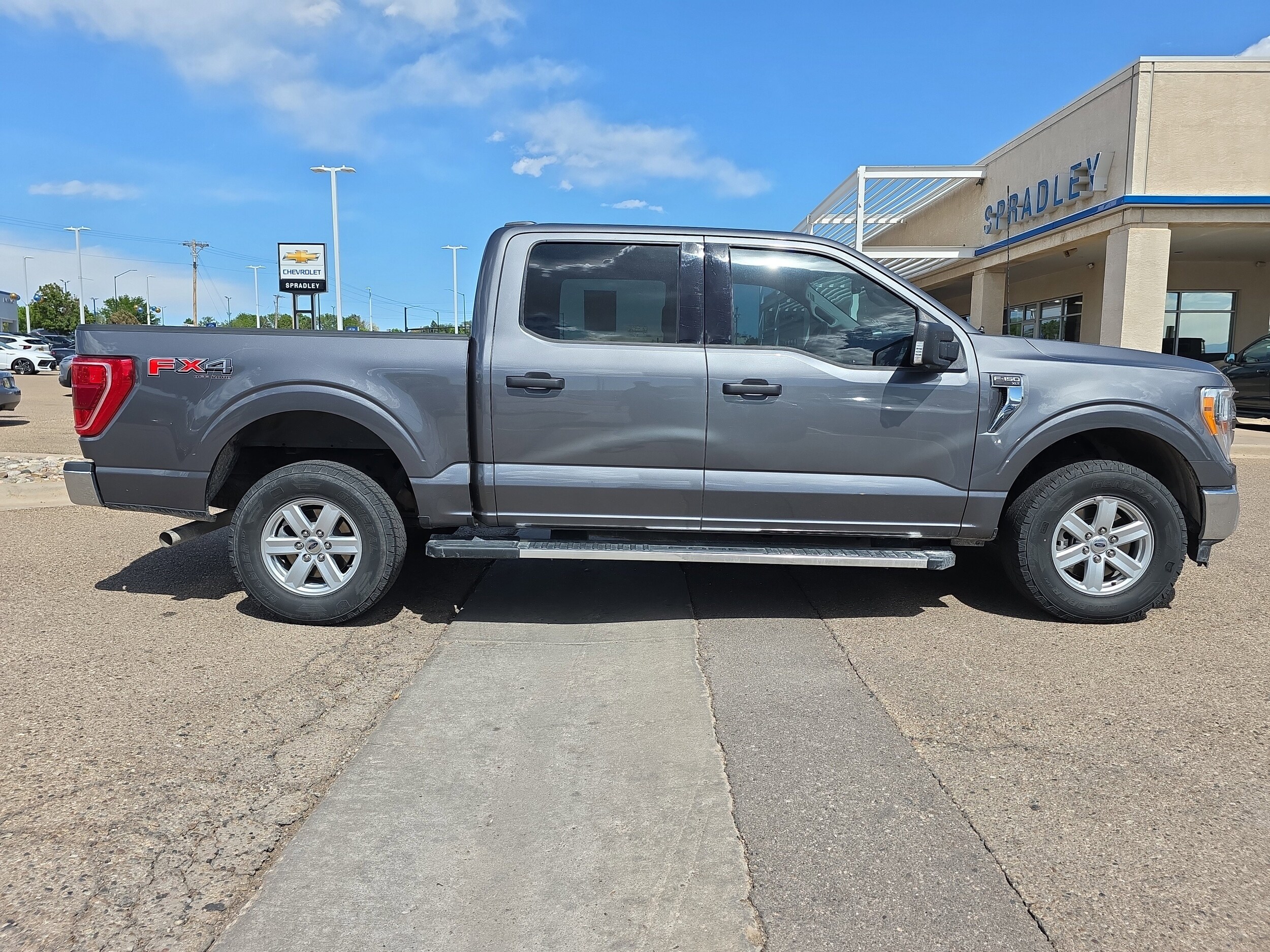 2022 Ford F-150 XLT photo 3