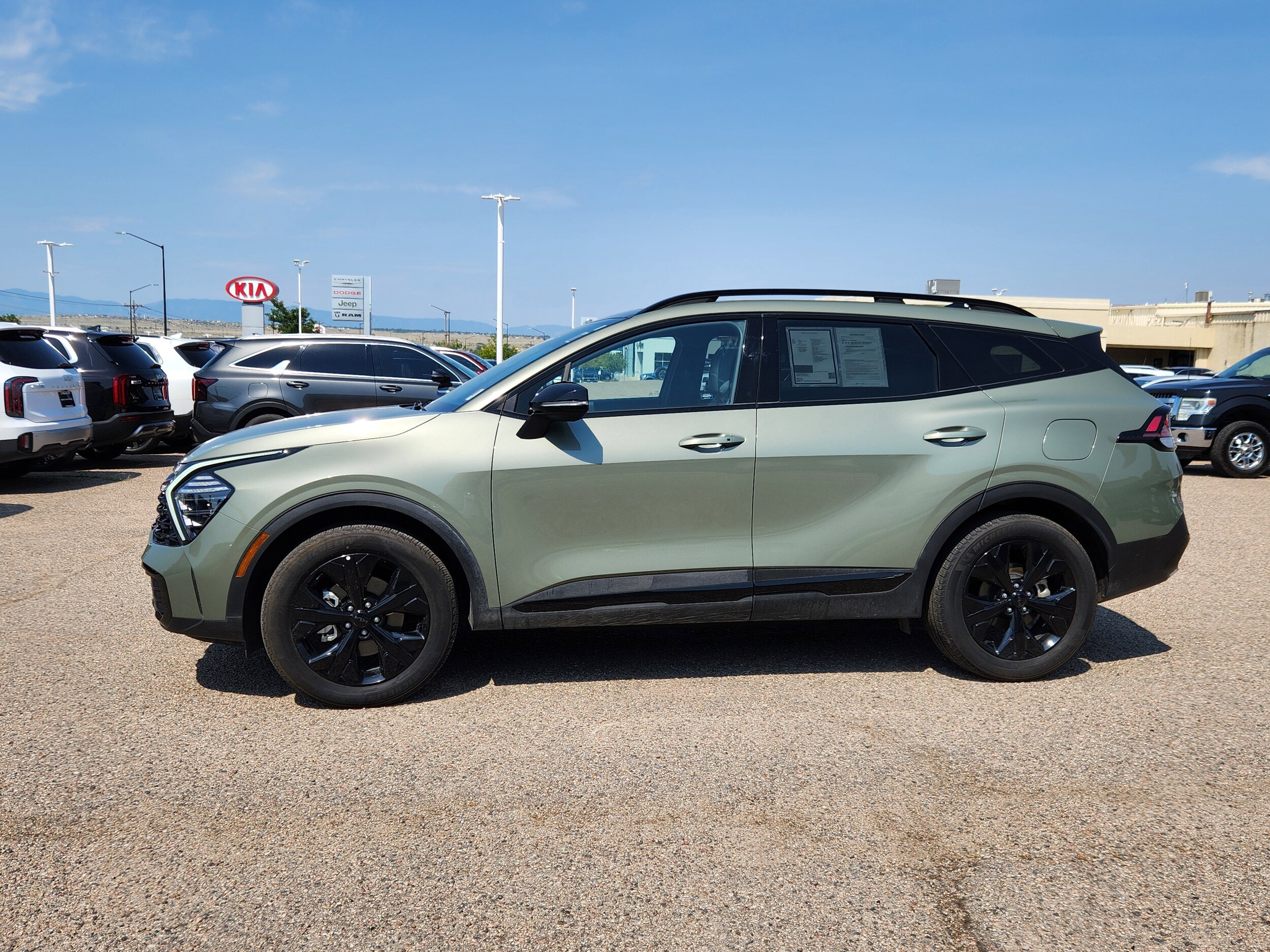 2025 Kia Sportage Plug-In Hybrid X-Line photo 2