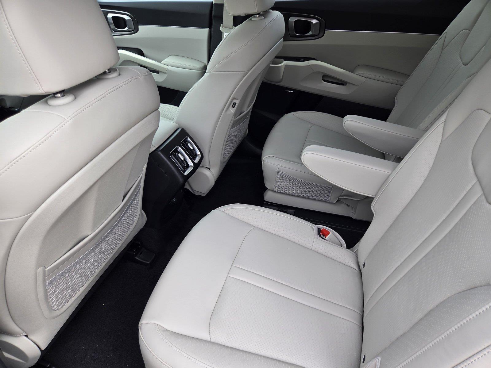 2026 Kia Sorento EX Hybrid - Photo 10