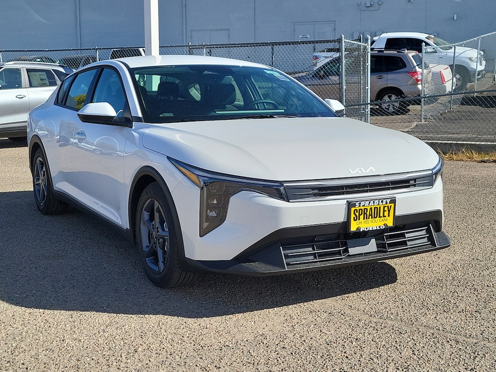 New 2025 Kia K4 LXS Sedan