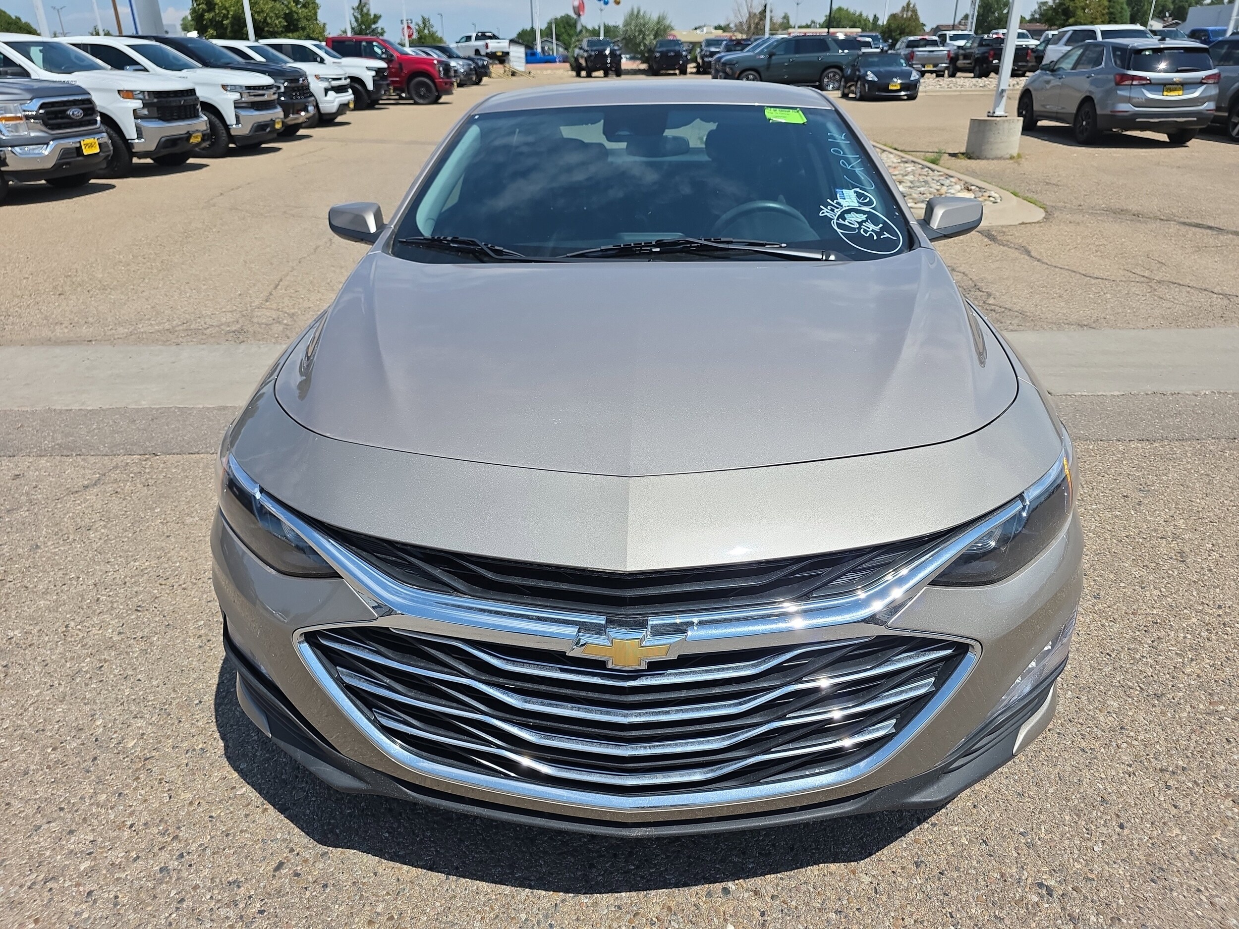 2023 Chevrolet Malibu 1LT photo 2