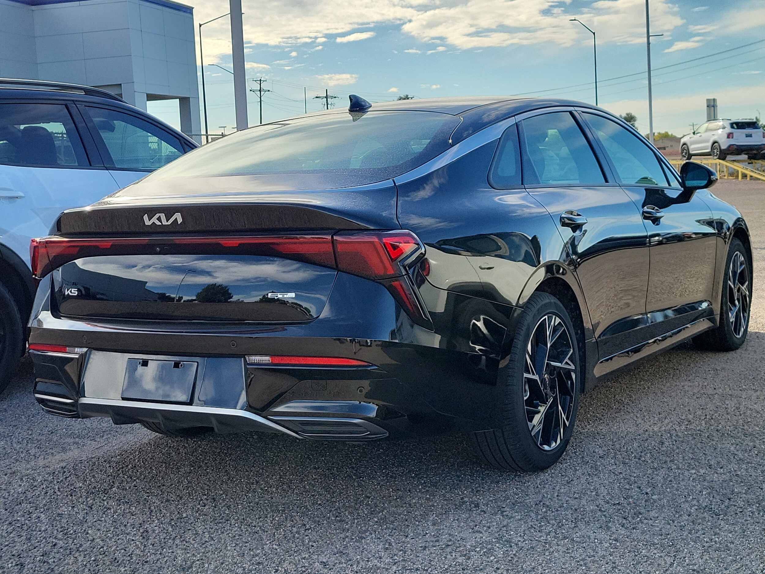 2025 Kia K5 GT-Line photo 4
