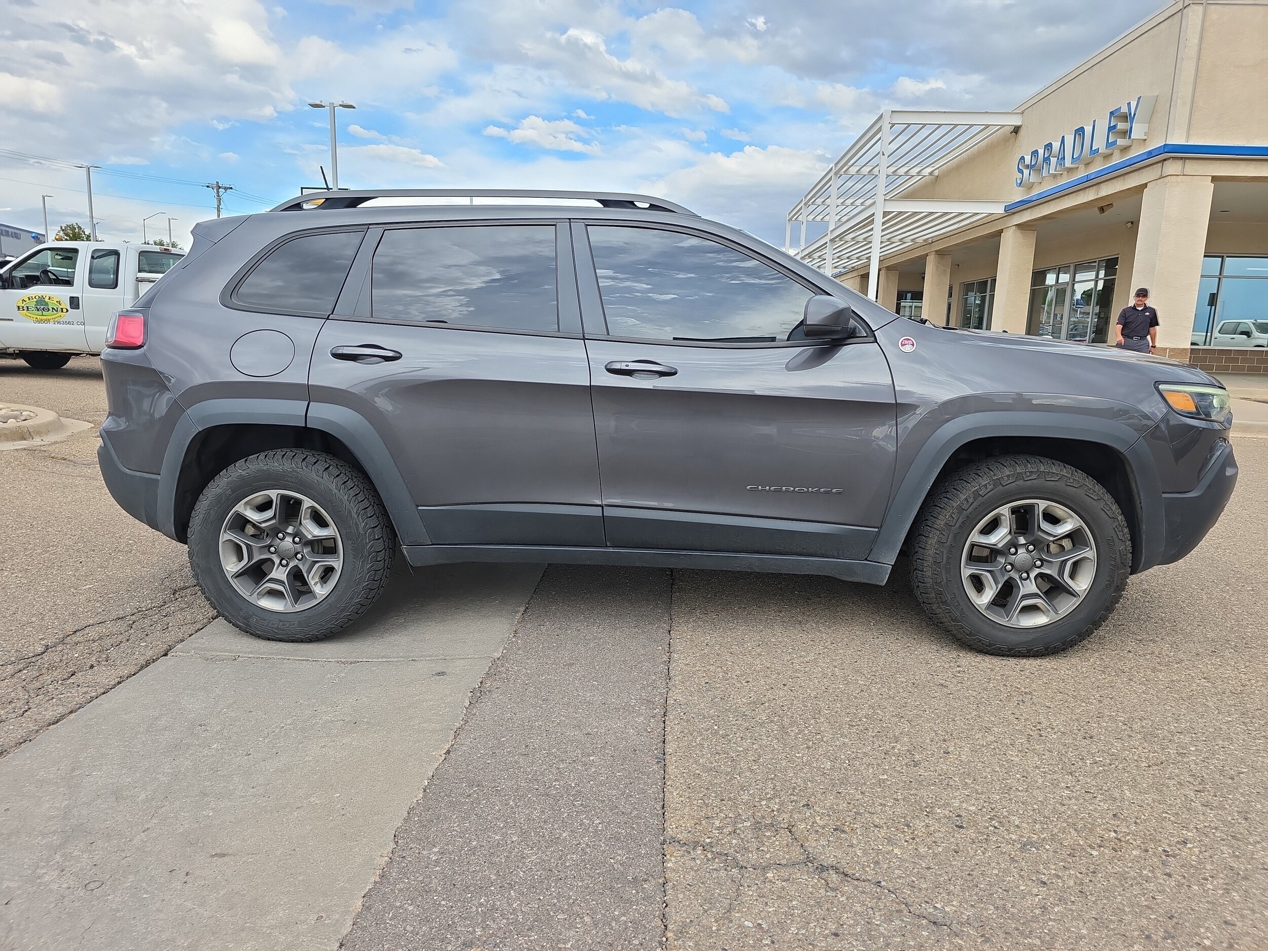 2019 Jeep Cherokee Trailhawk photo 3