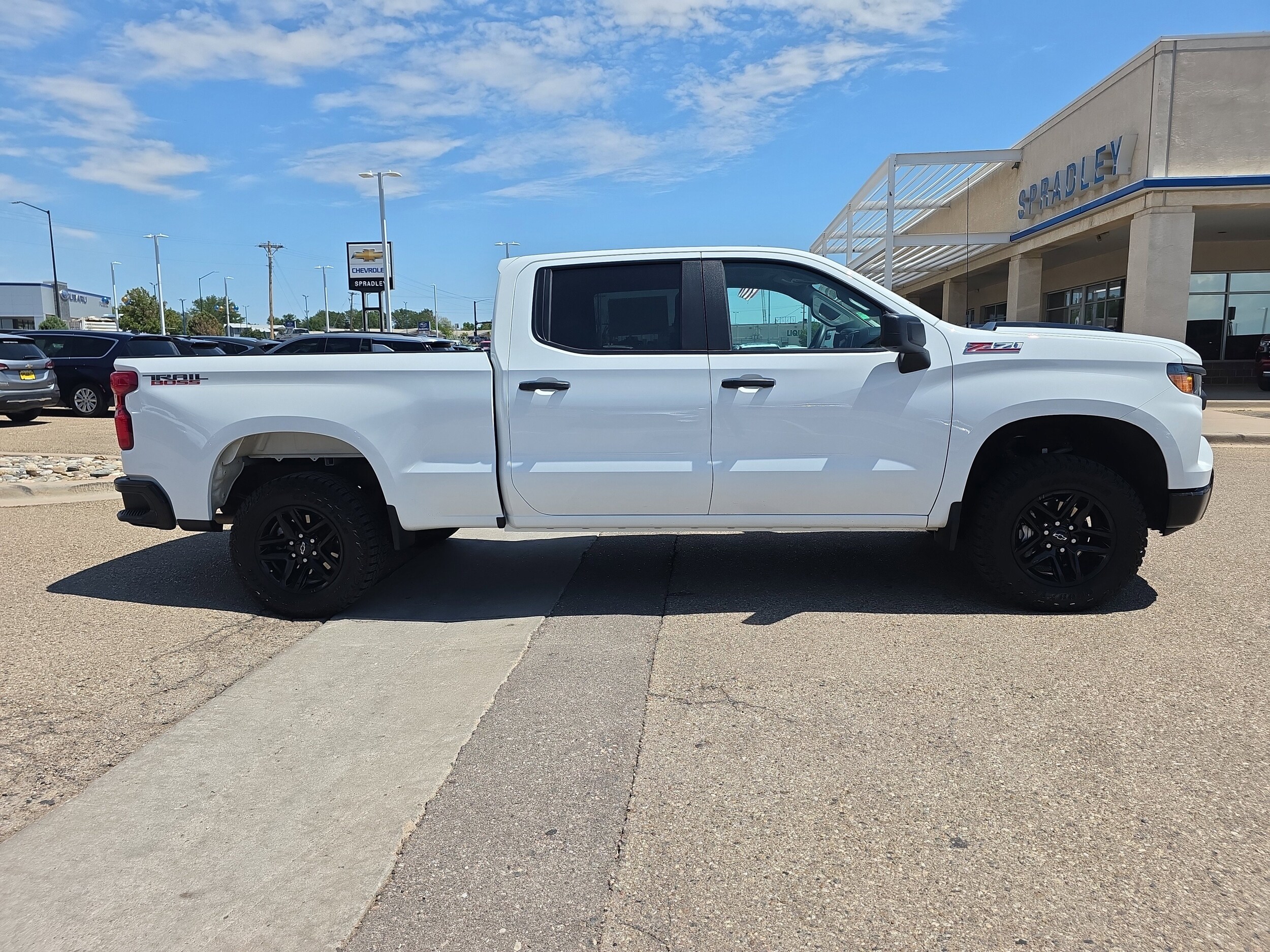 2025 Chevrolet Silverado 1500 Custom Trail Boss photo 3