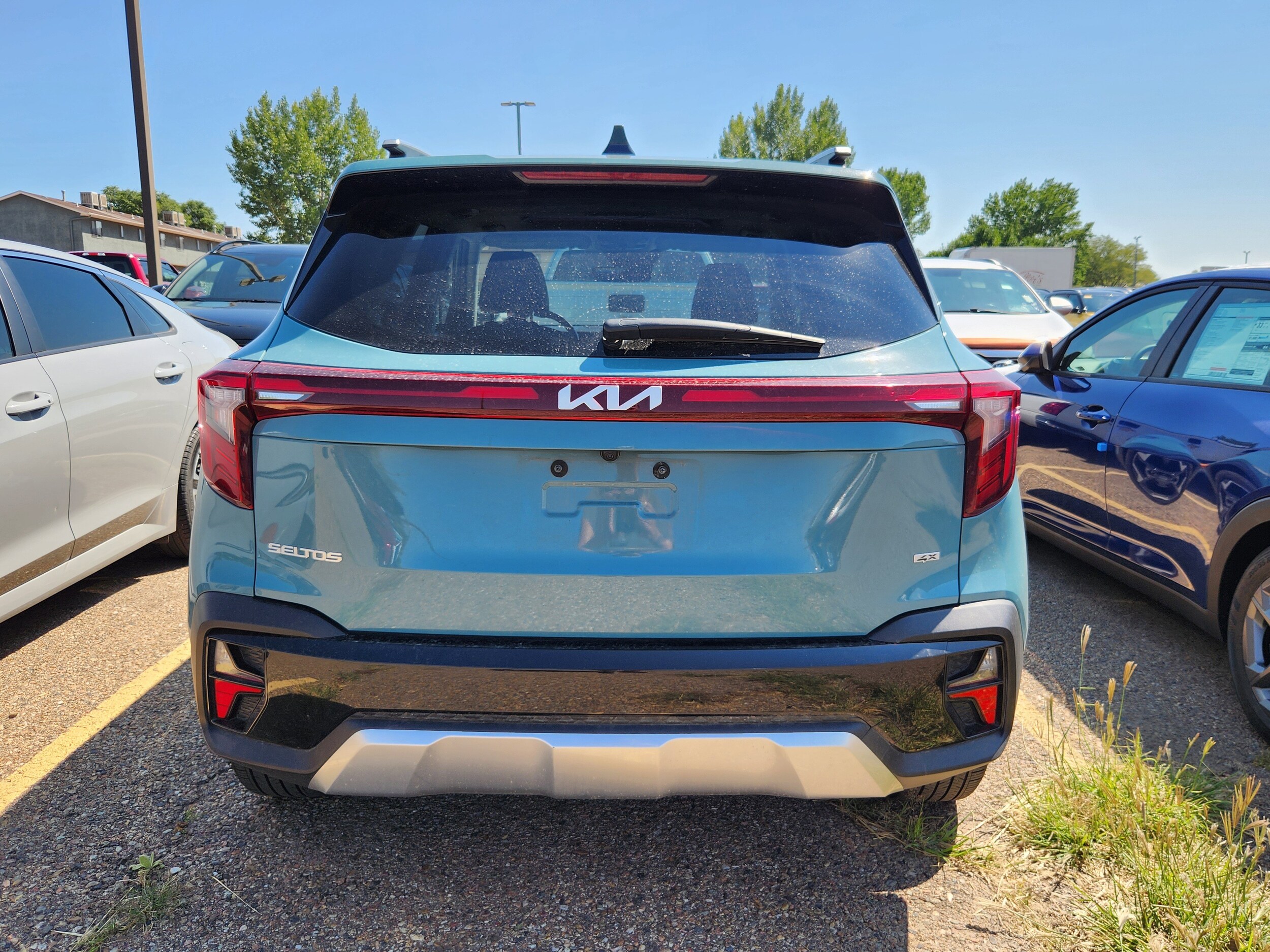 2024 Kia Seltos EX photo 3