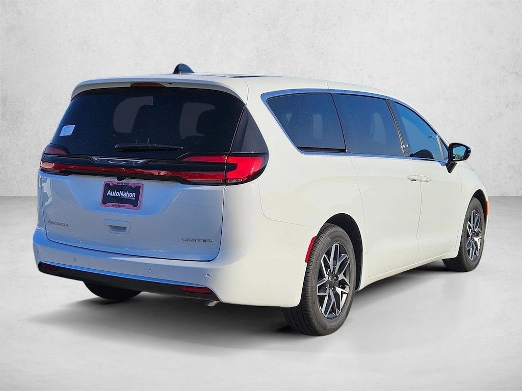 New 2027 Chrysler Pacifica Limited Van Passenger Van