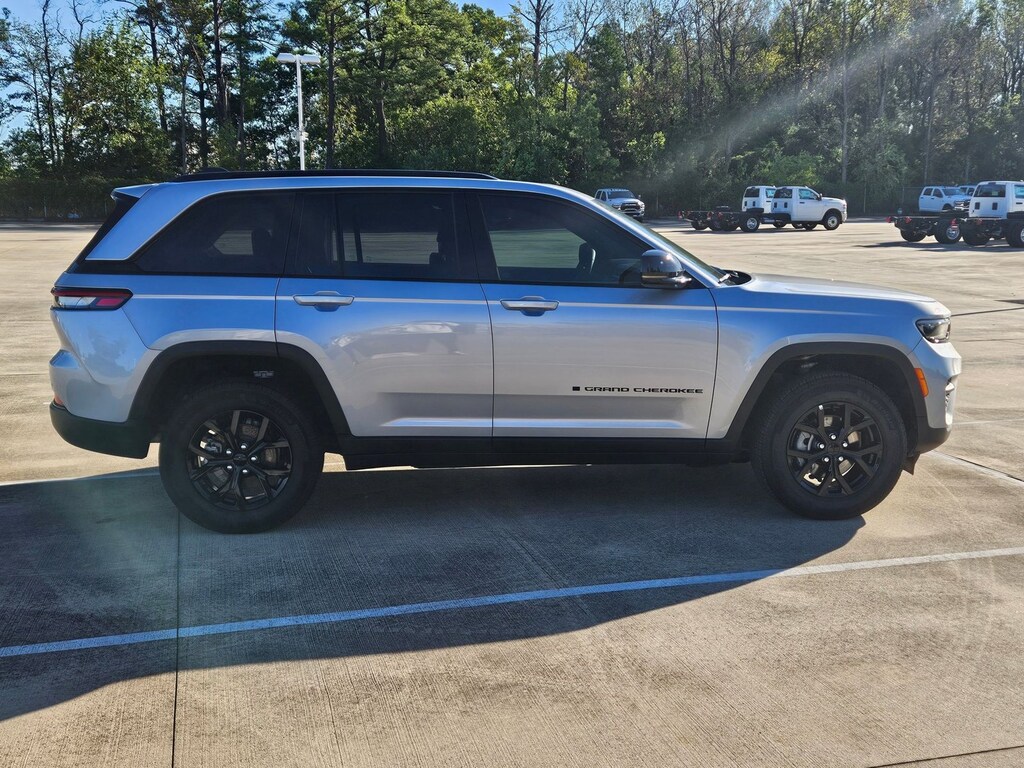 New 2025 Jeep Grand Cherokee Altitude X SUV