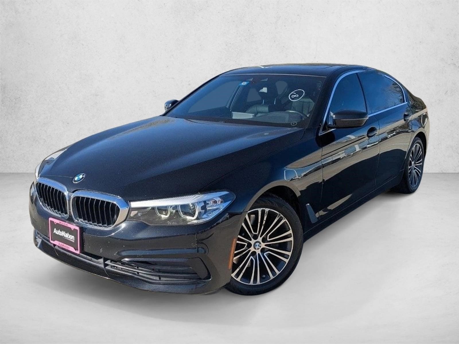 2019 BMW 5 Series 530i's photo