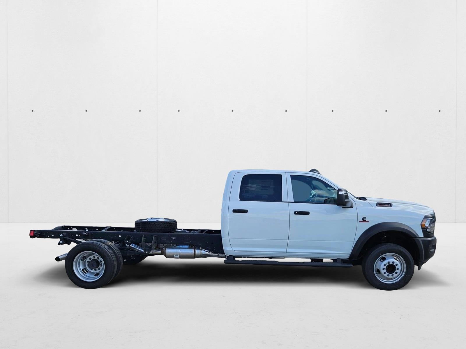 2024 Ram 5500 Tradesman photo 4
