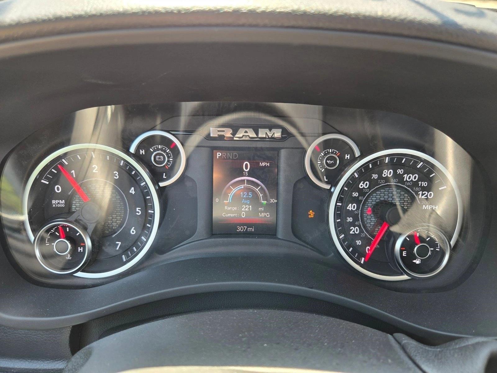 2025 RAM 3500 Chassis Tradesman - Photo 11