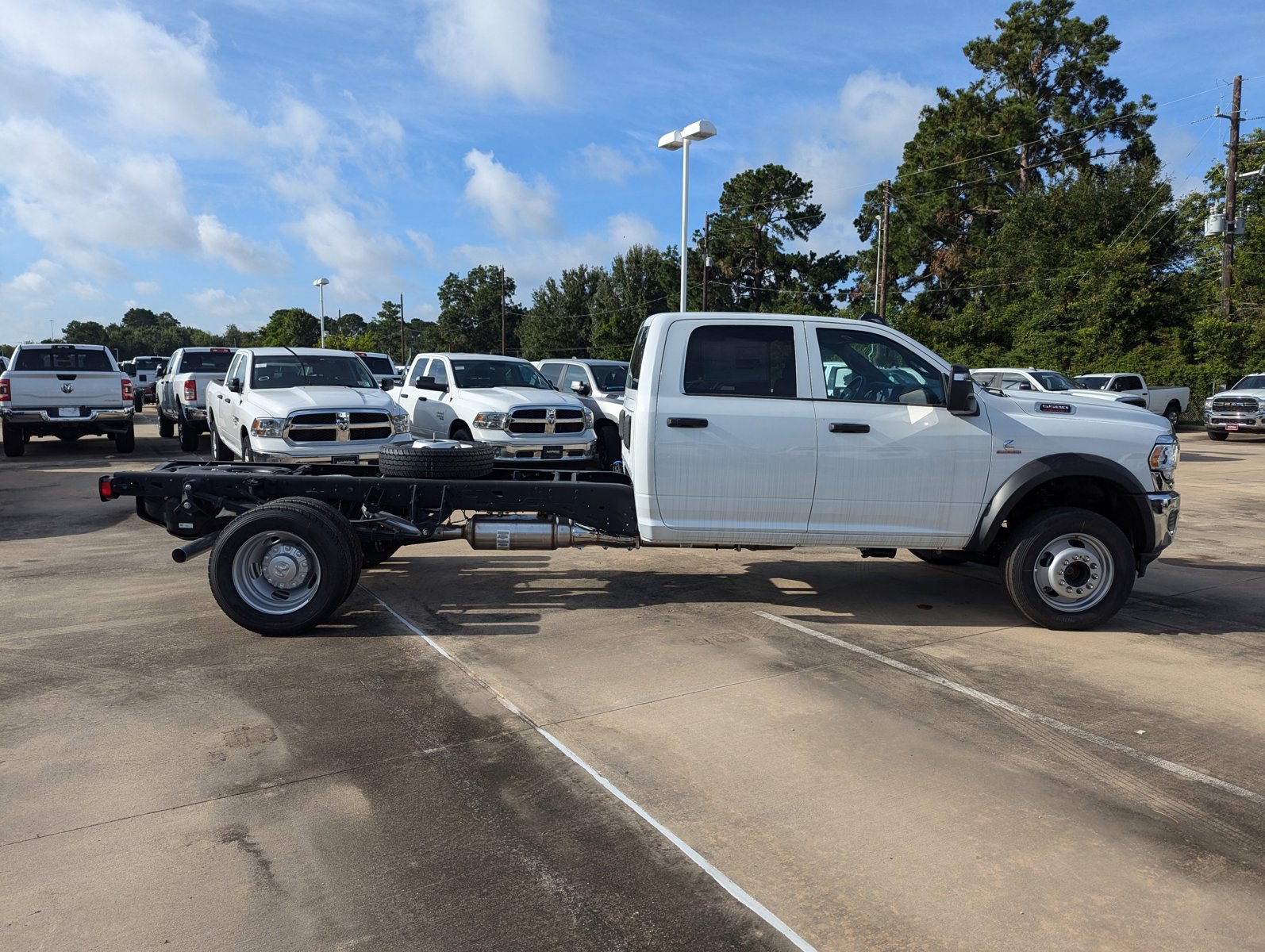 2024 Ram 5500 Tradesman photo 4