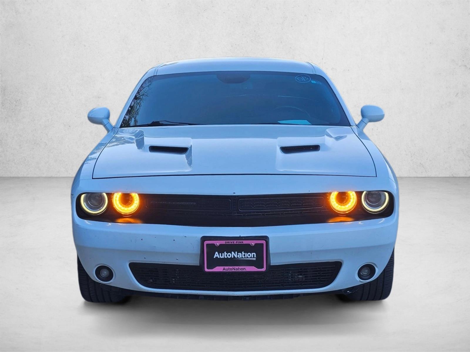 2018 Dodge Challenger SXT photo 2