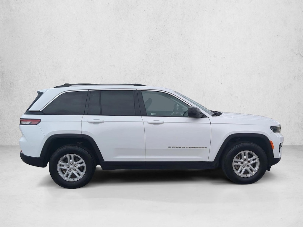 Used 2023 Jeep Grand Cherokee Laredo Sport Utility