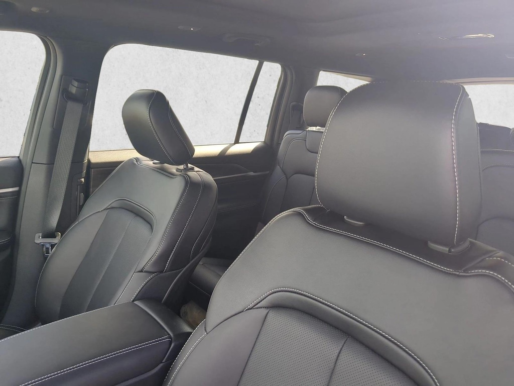 New 2026 Jeep Grand Cherokee L Limited Reserve SUV