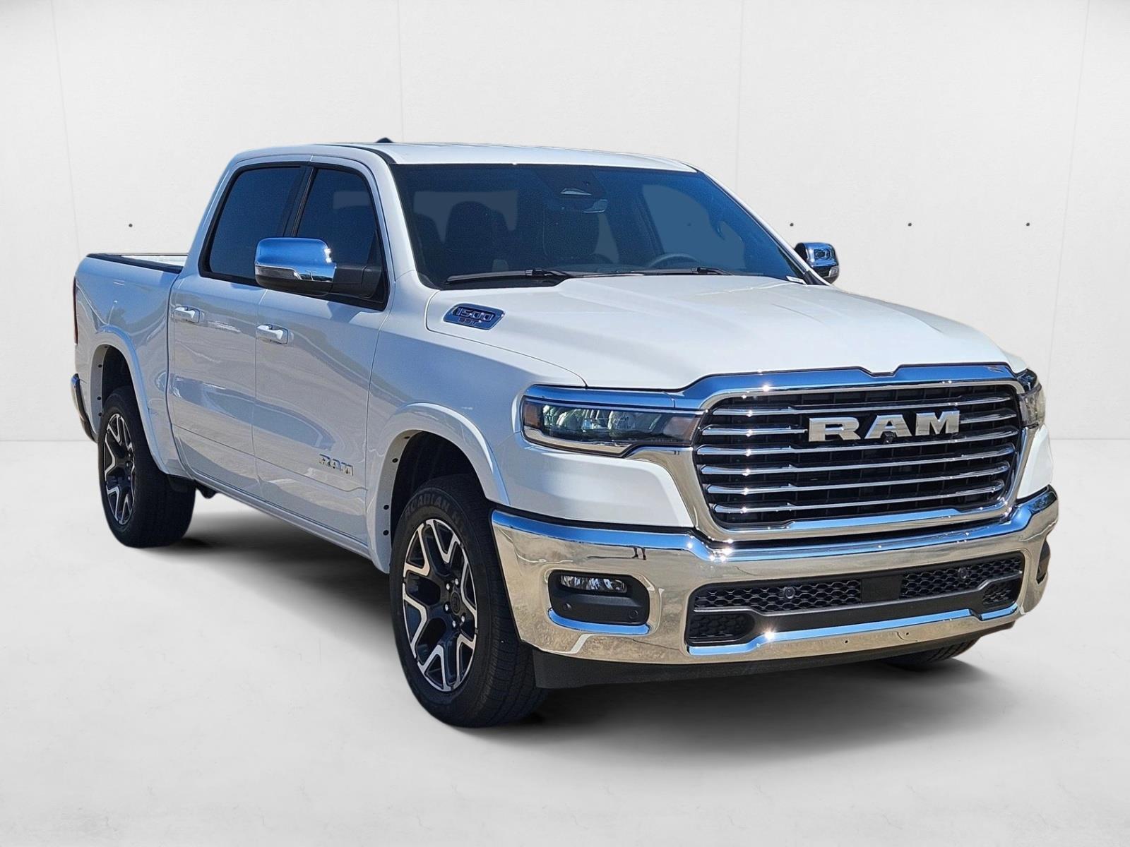 2025 Ram 1500 Laramie photo 3