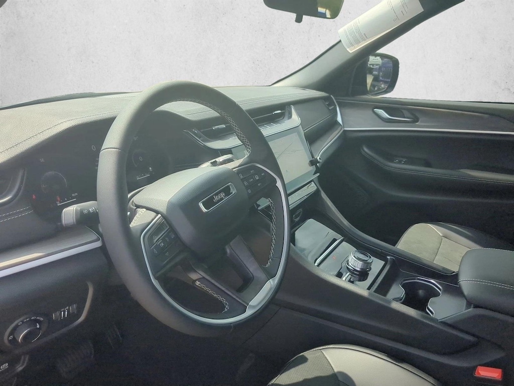 New 2026 Jeep Grand Cherokee Laredo Altitude SUV