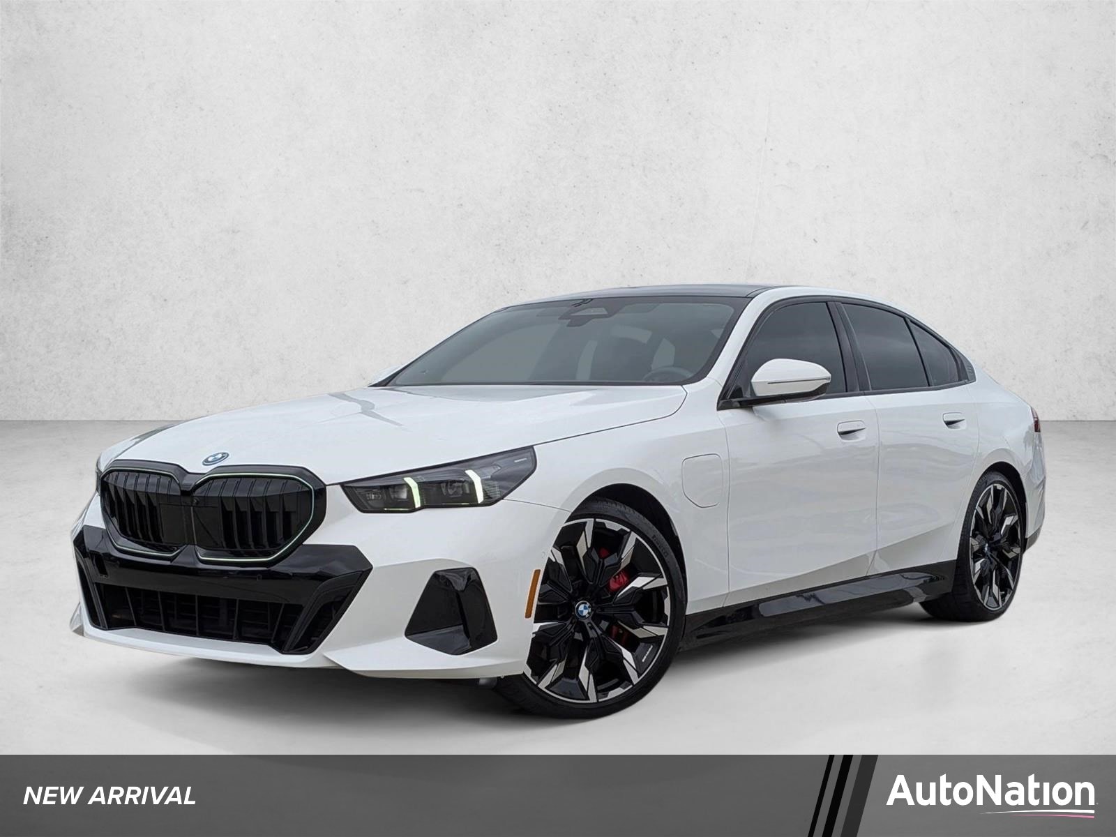 2026 BMW 5 Series 550e xDrive Sedan's photo