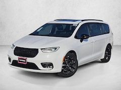 2026 Chrysler Pacifica Limited Van Passenger Van