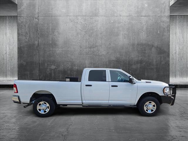 2024 Ram 2500 Tradesman photo 4