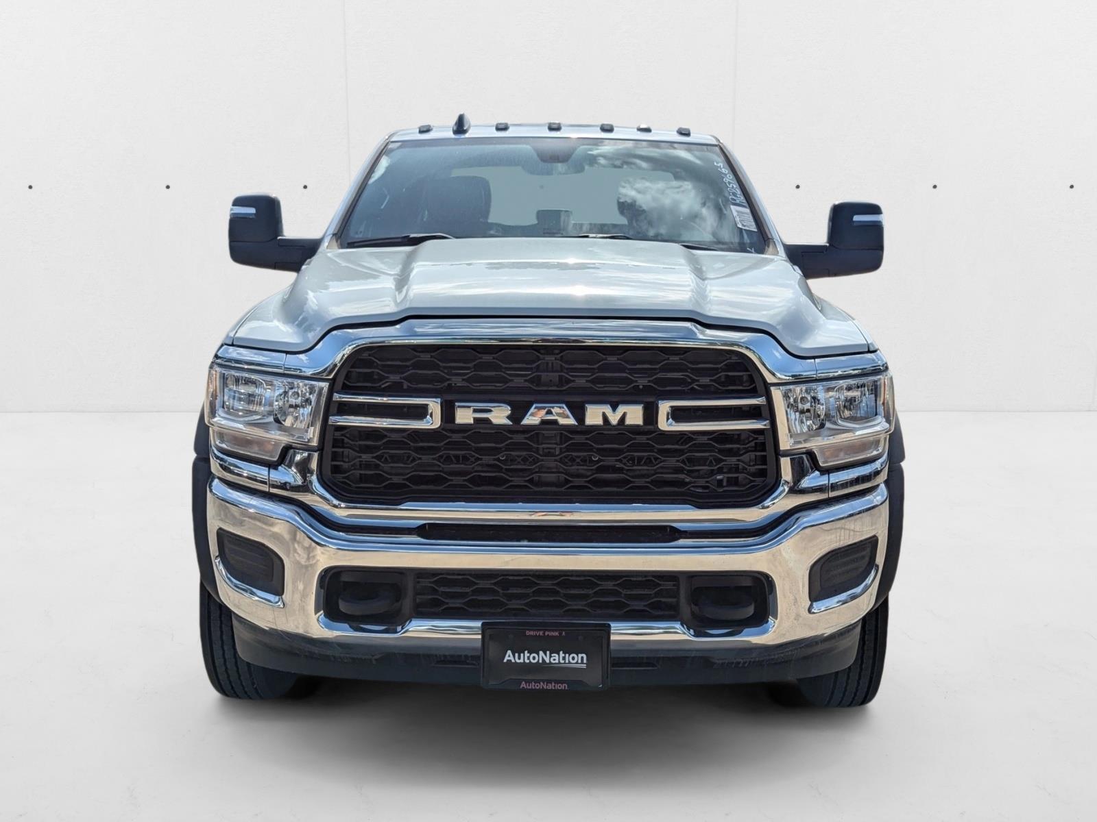2024 Ram 5500 Tradesman photo 2