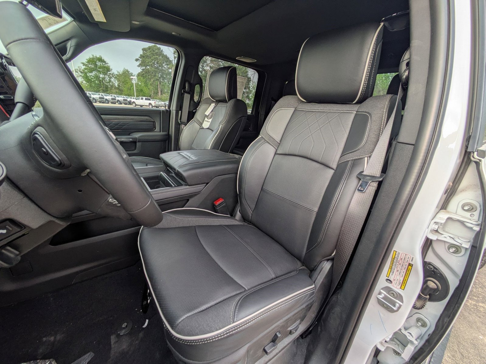 2025 Ram 3500 Limited photo 4