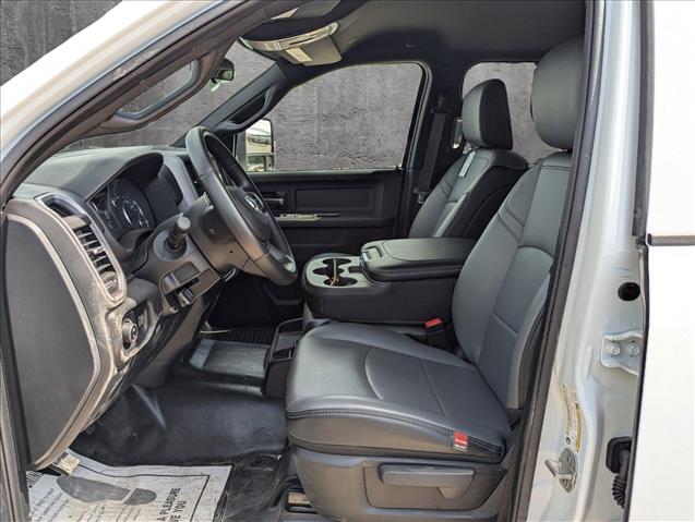 2024 Ram 3500 Tradesman photo 3