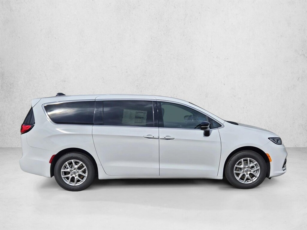 New 2025 Chrysler Pacifica Select Van Passenger Van