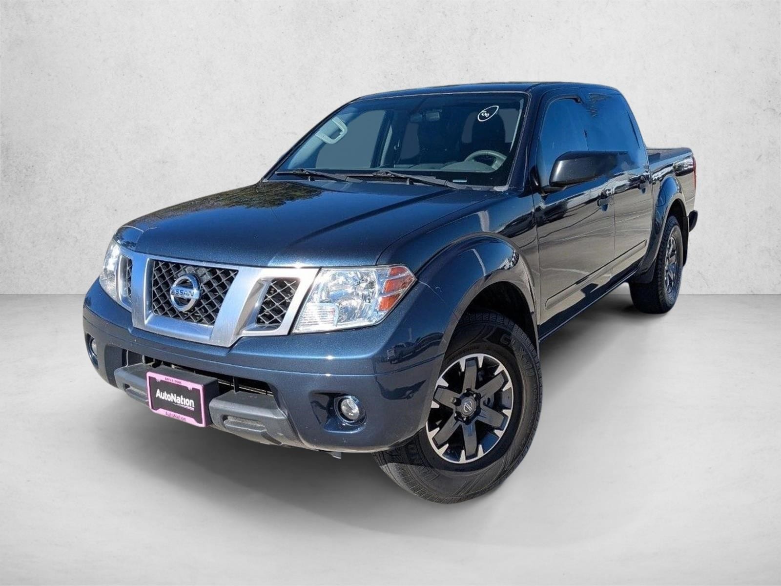 2019 Nissan Frontier Desert Runner's photo