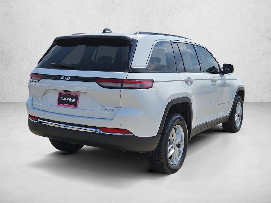 New 2026 Jeep Grand Cherokee Laredo SUV