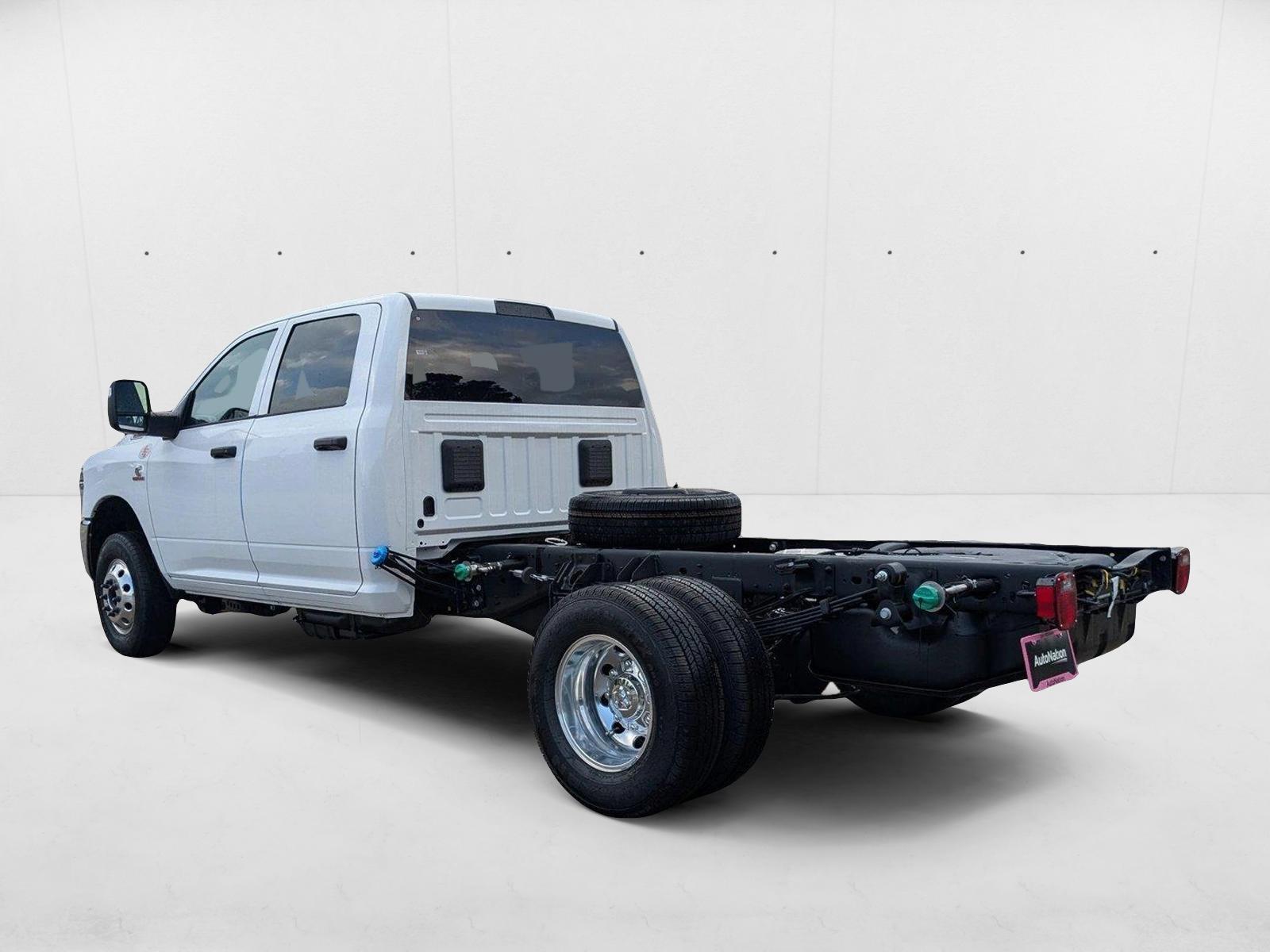2025 RAM 3500 Chassis Tradesman - Photo 7