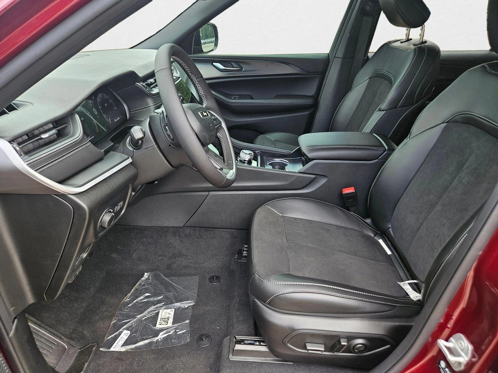 2025 Jeep Grand Cherokee L Altitude - Photo 14