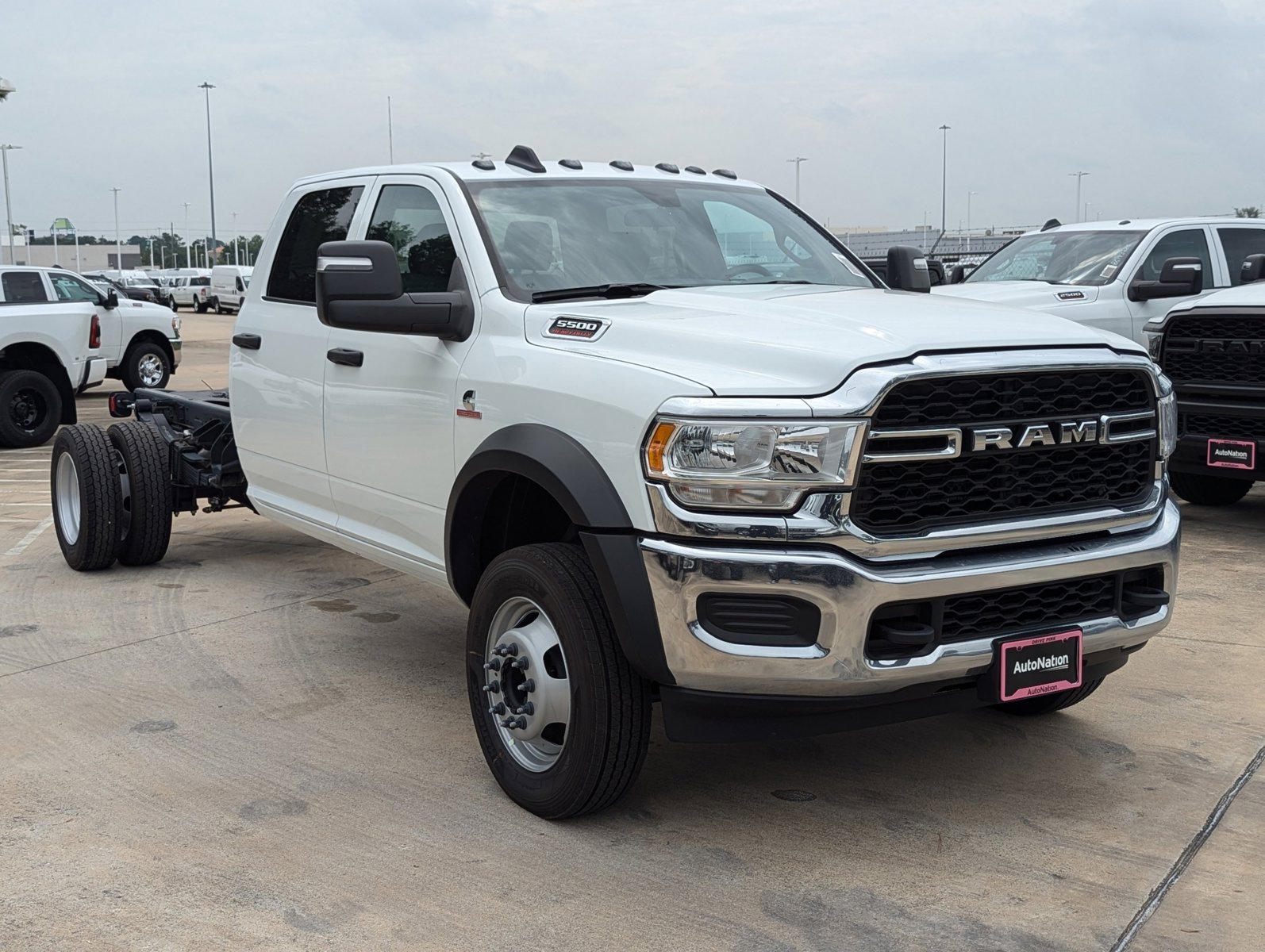 2024 Ram 5500 Tradesman photo 3
