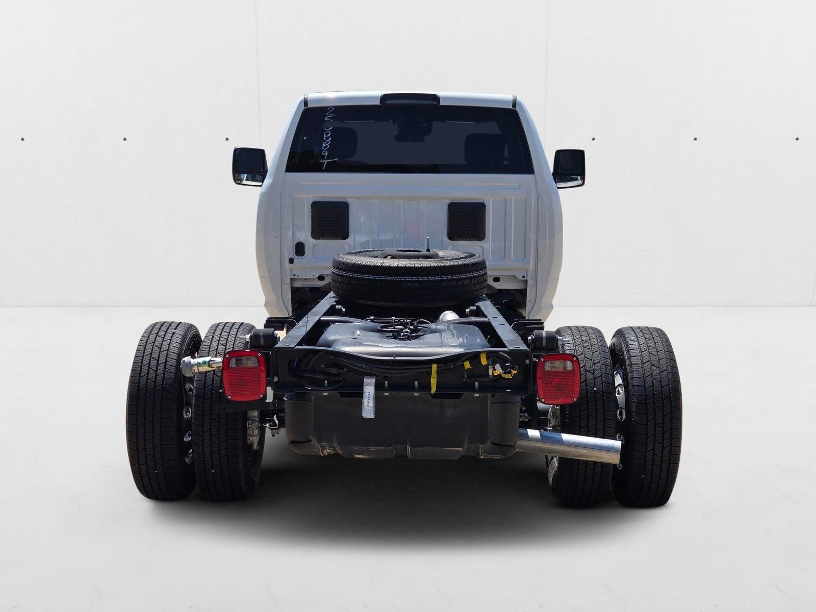 2025 RAM 3500 Chassis Tradesman - Photo 7