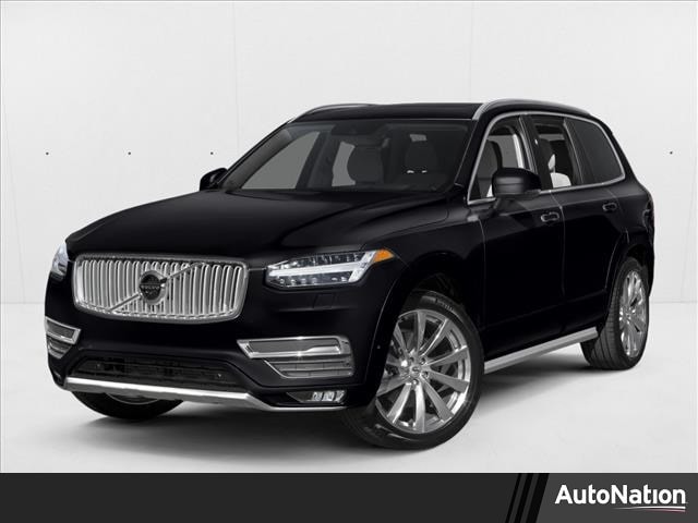 2016 Volvo XC90 T6 AWD Momentum's photo