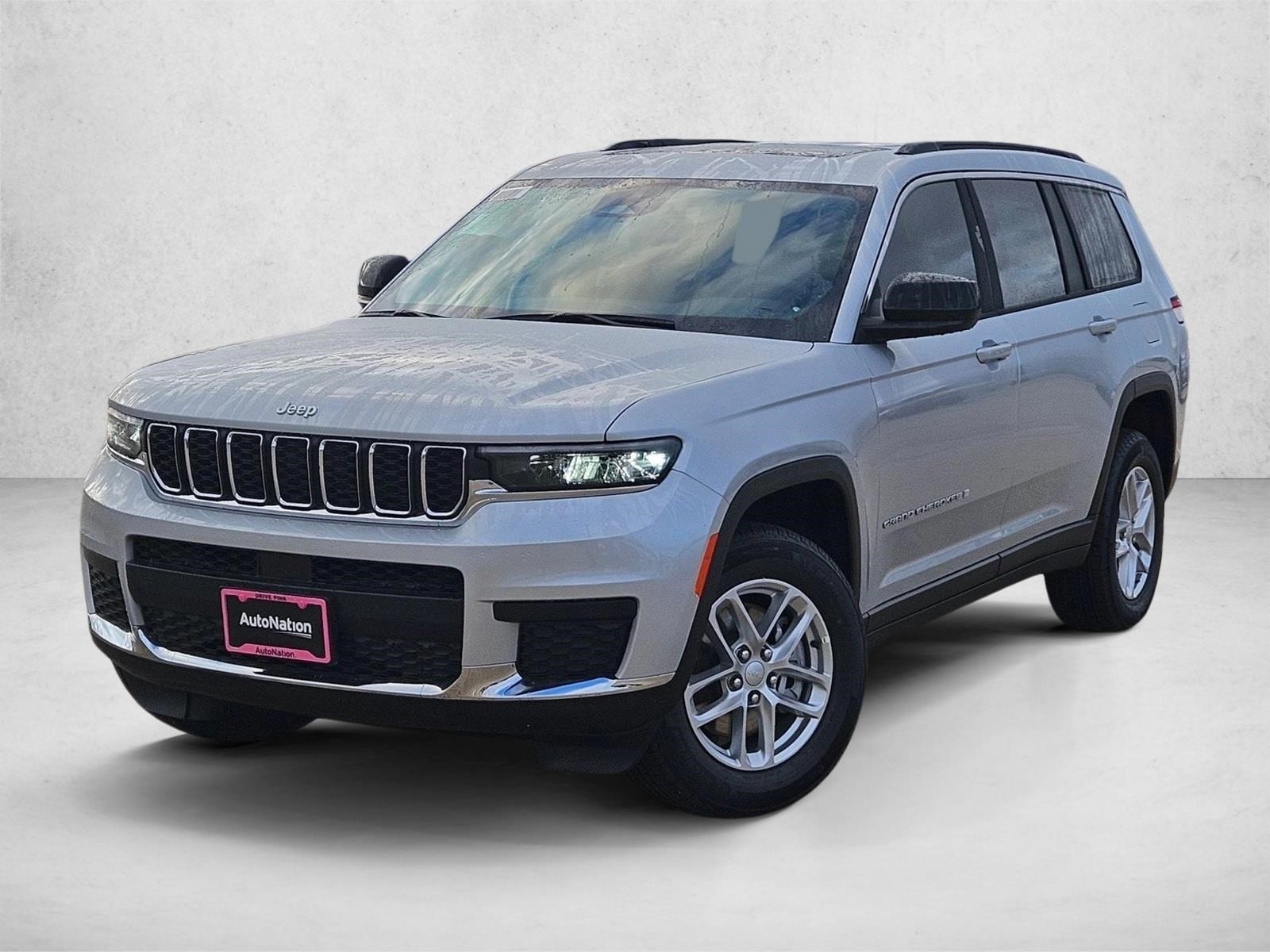 2025 Jeep Grand Cherokee L Laredo's photo