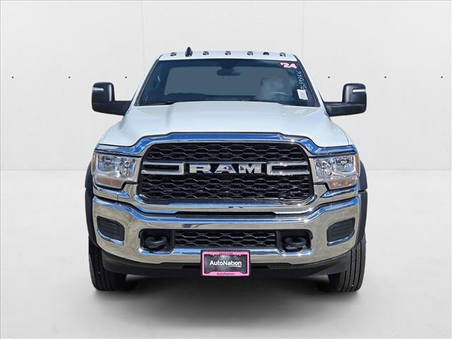 2024 Ram 5500 Tradesman photo 2