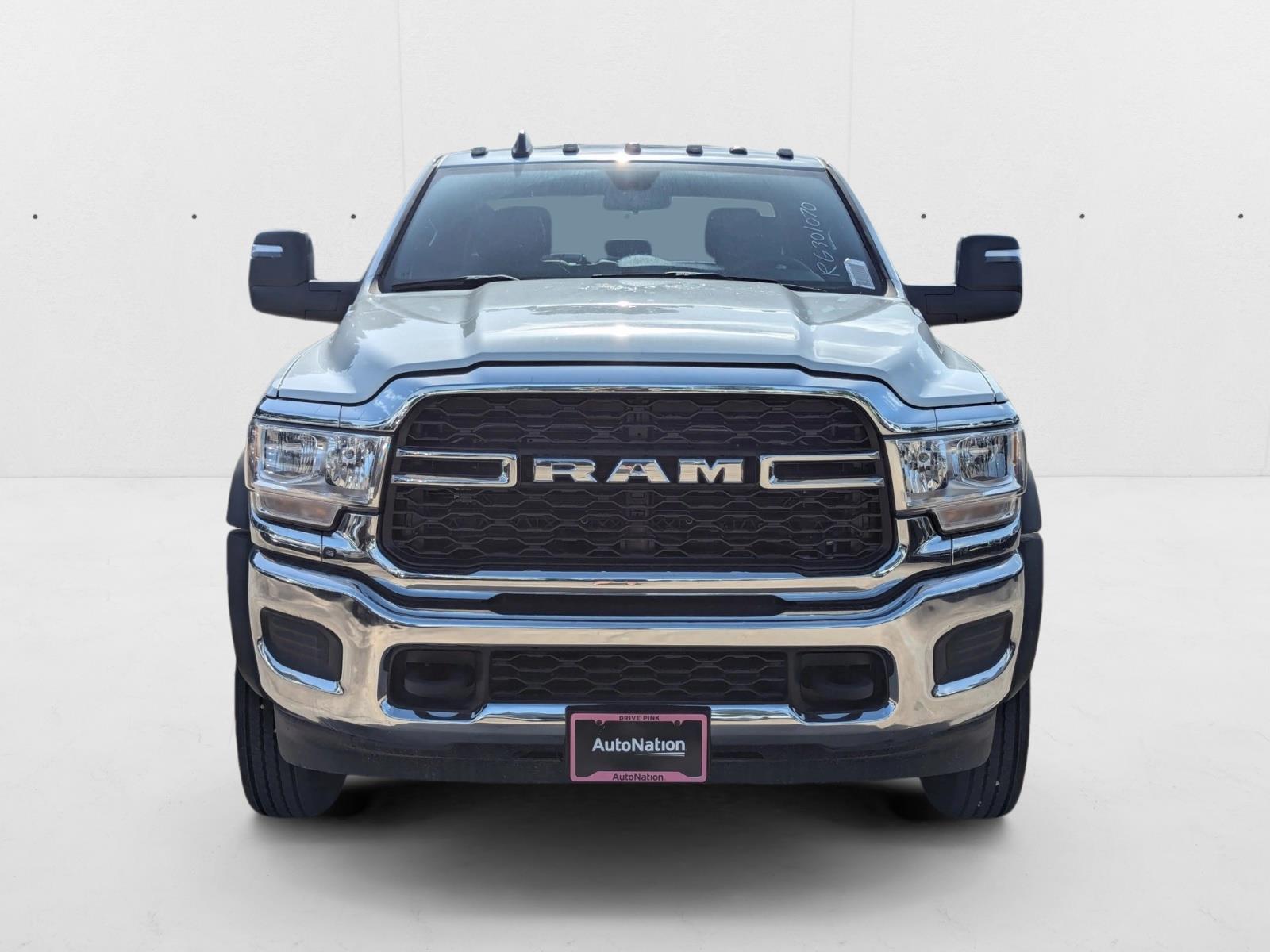 2024 Ram 5500 Tradesman photo 2