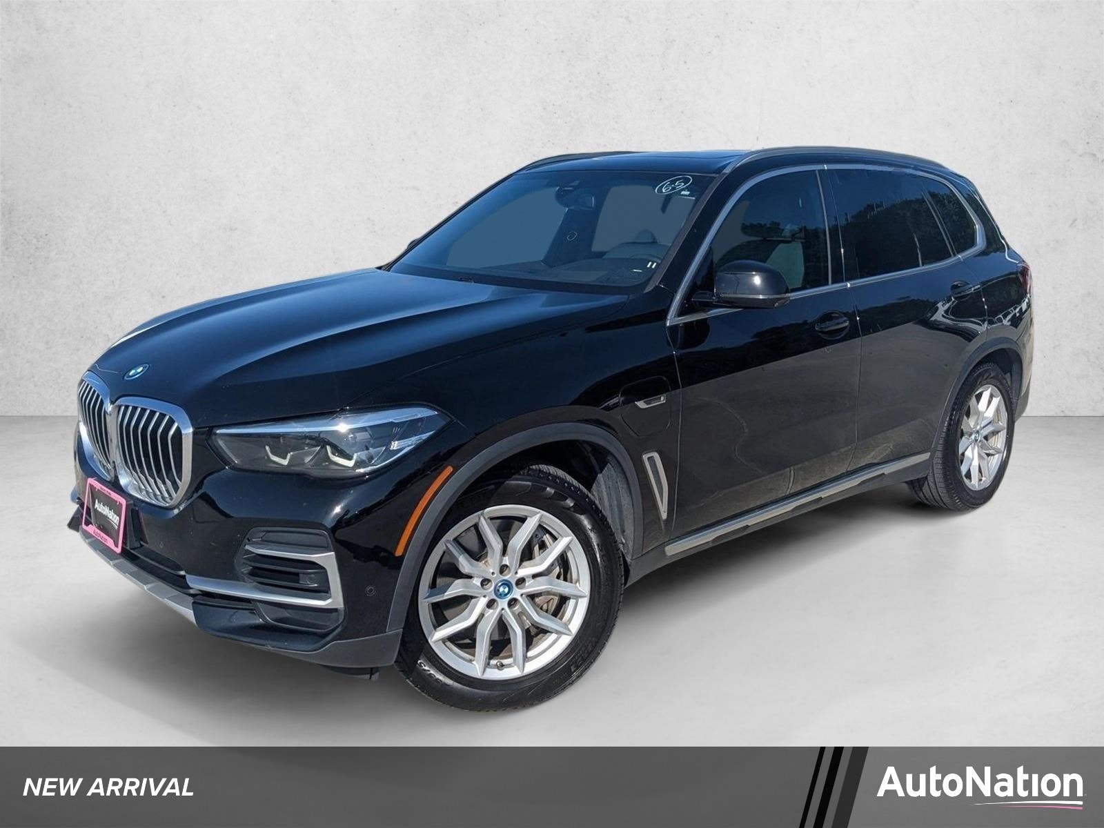 2023 BMW X5 xDrive45e's photo
