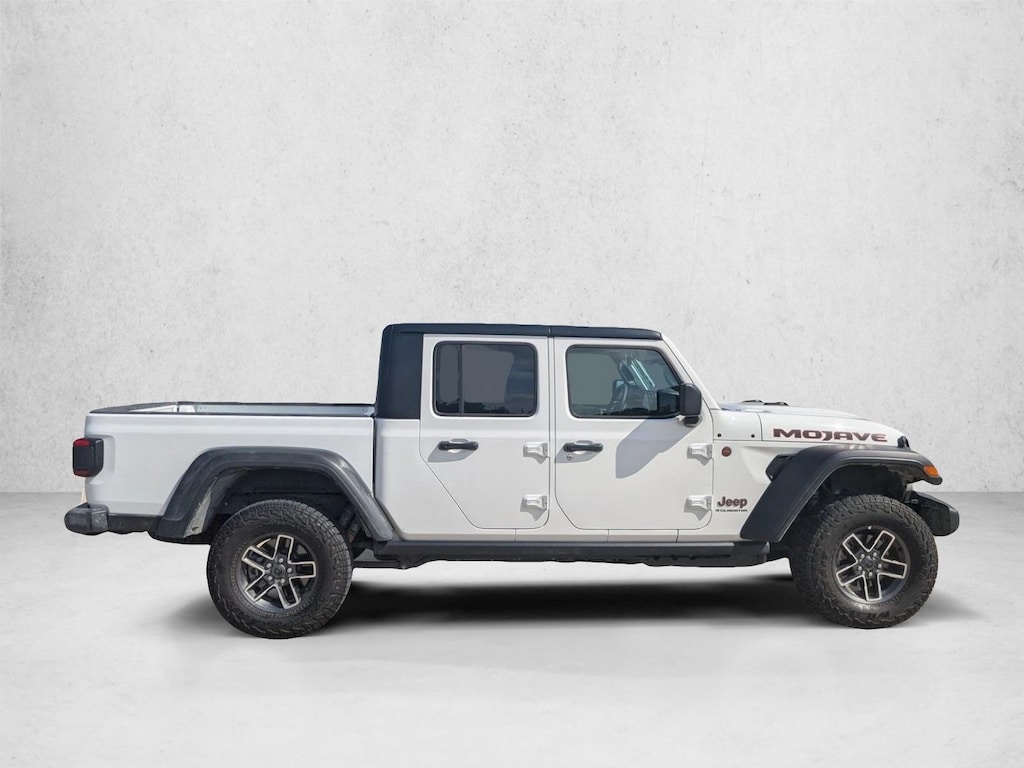 Used 2026 Jeep Gladiator Mojave Crew Cab Pickup