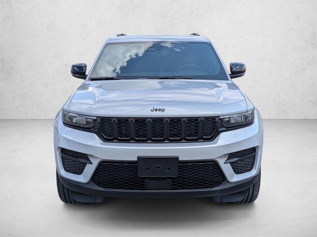 Used 2024 Jeep Grand Cherokee Altitude Sport Utility