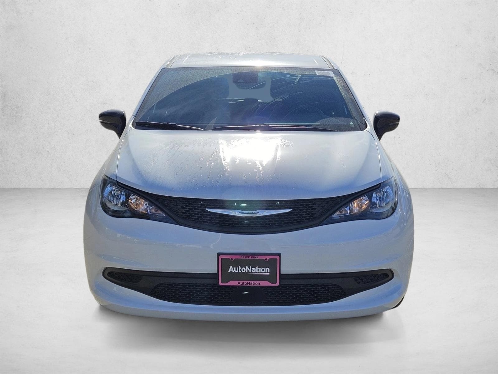 2025 Chrysler Voyager LX photo 2