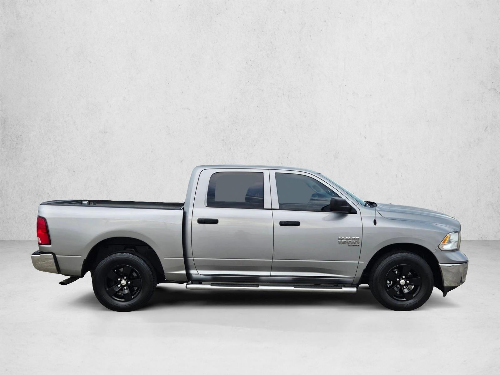 2023 Ram 1500 Tradesman photo 4