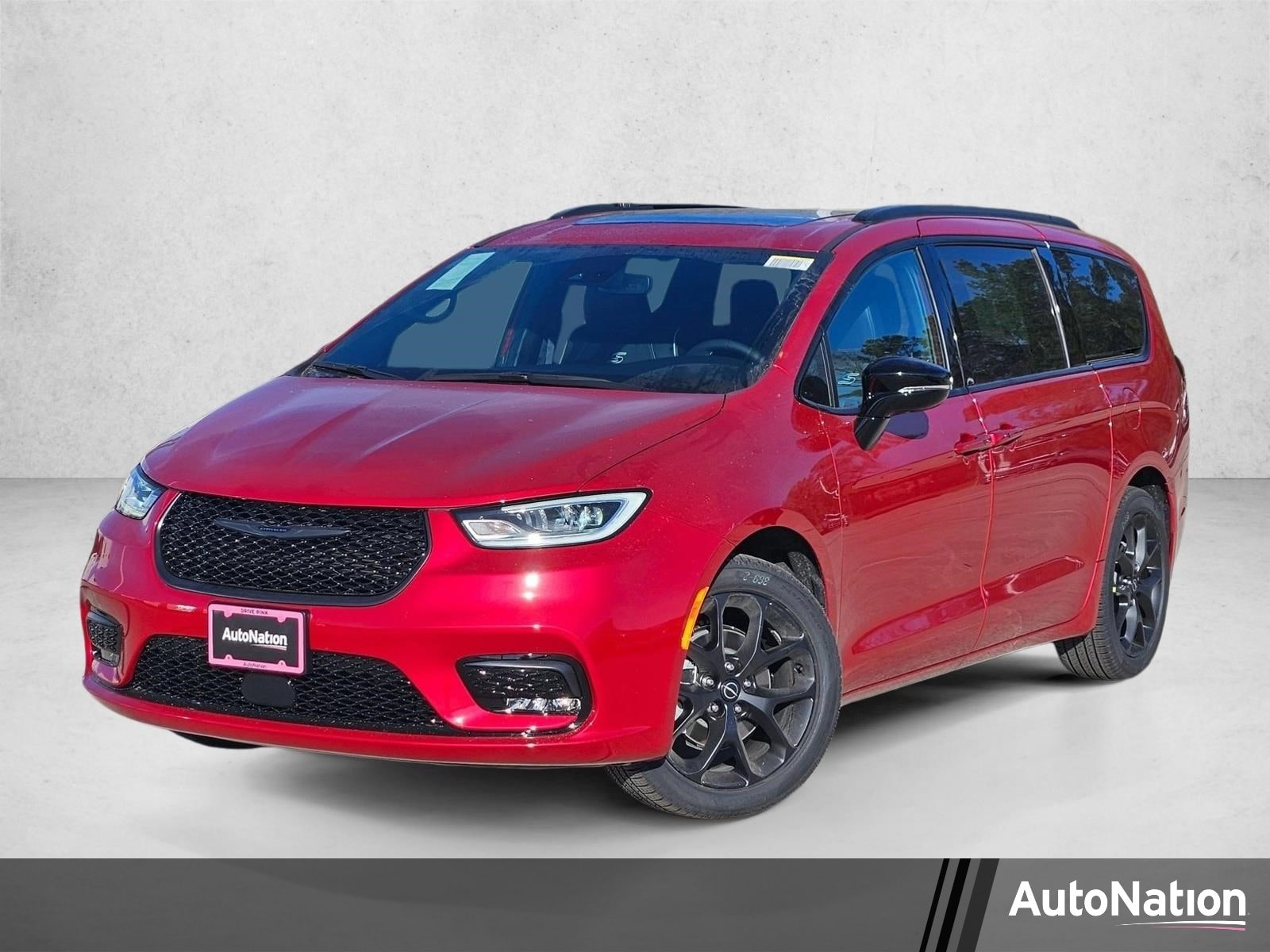2026 Chrysler Pacifica Limited's photo