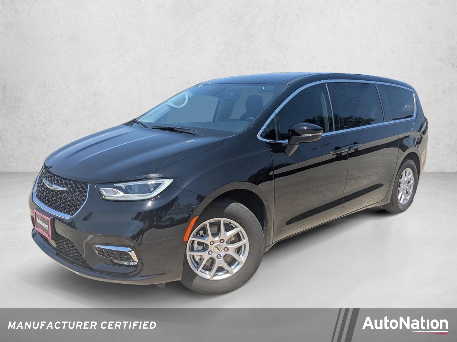 2024 Chrysler Pacifica Touring L's photo